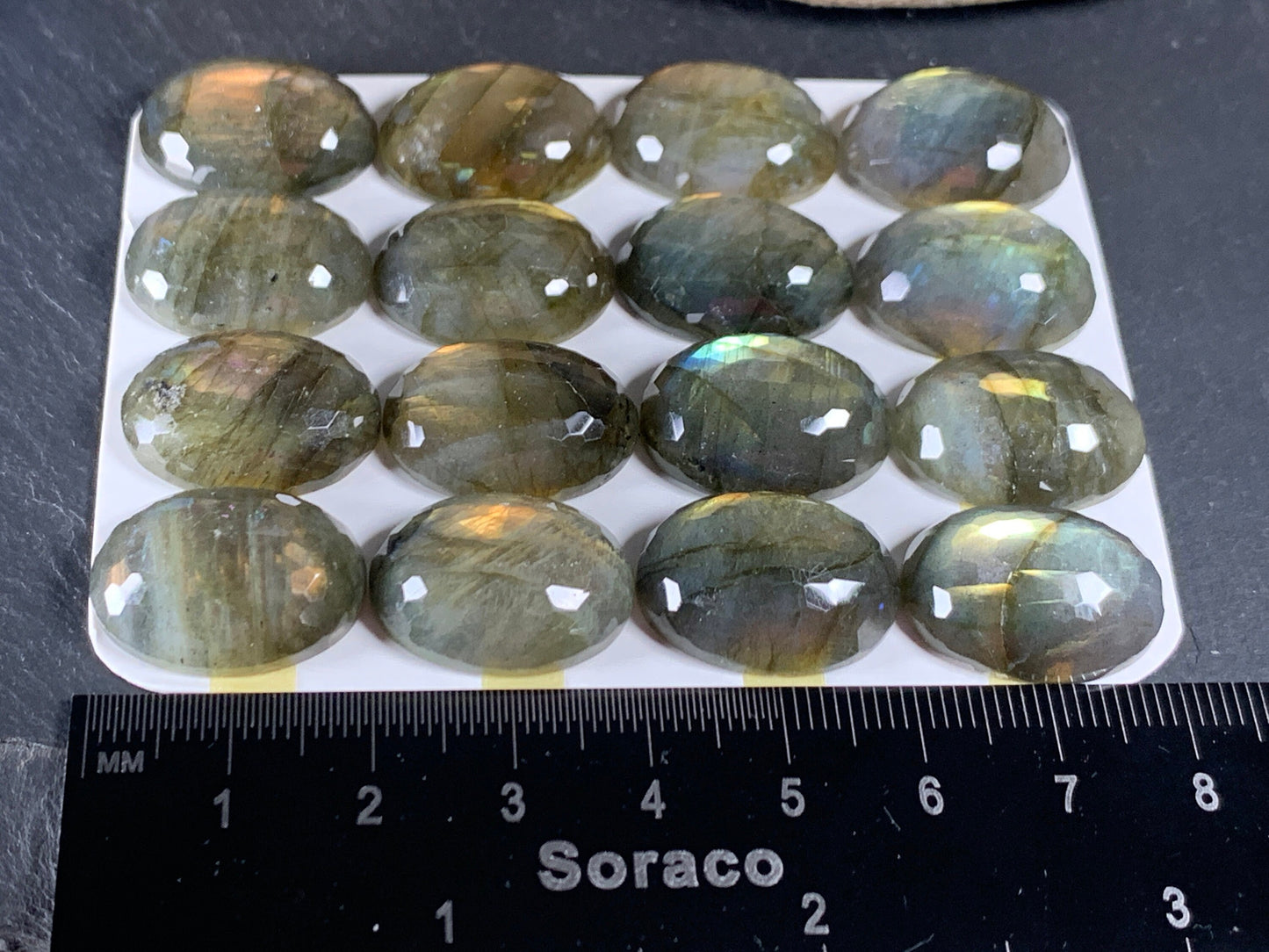 Faceted Labradorite oval 15x20mm cabochon - Calibrated cabochons