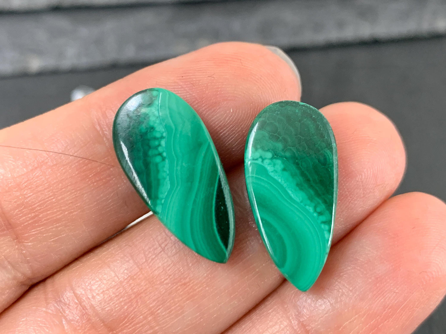 Malachite pear 10x21x3.5mm cabochon pair