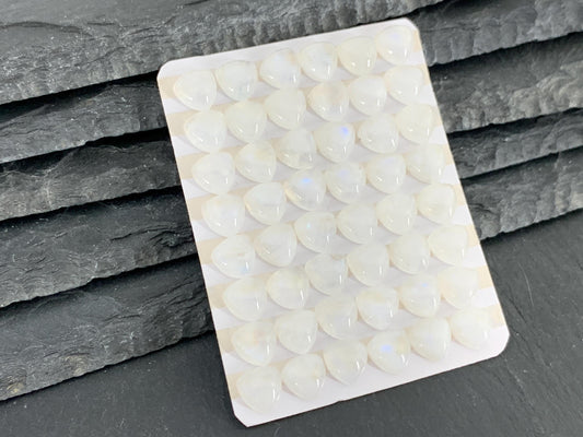 Rainbow Moonstone triangle 8mm cabochon - Calibrated Moonstone