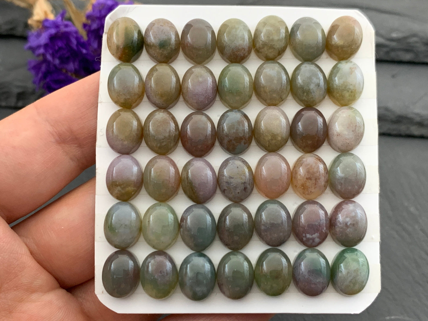 Blood Quartz oval 8x10mm cabochon - Calibrated cabochons