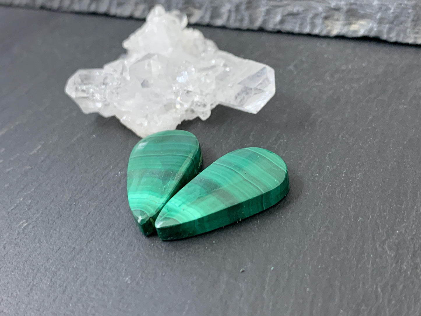 Malachite pear 13x25x4mm cabochon pair