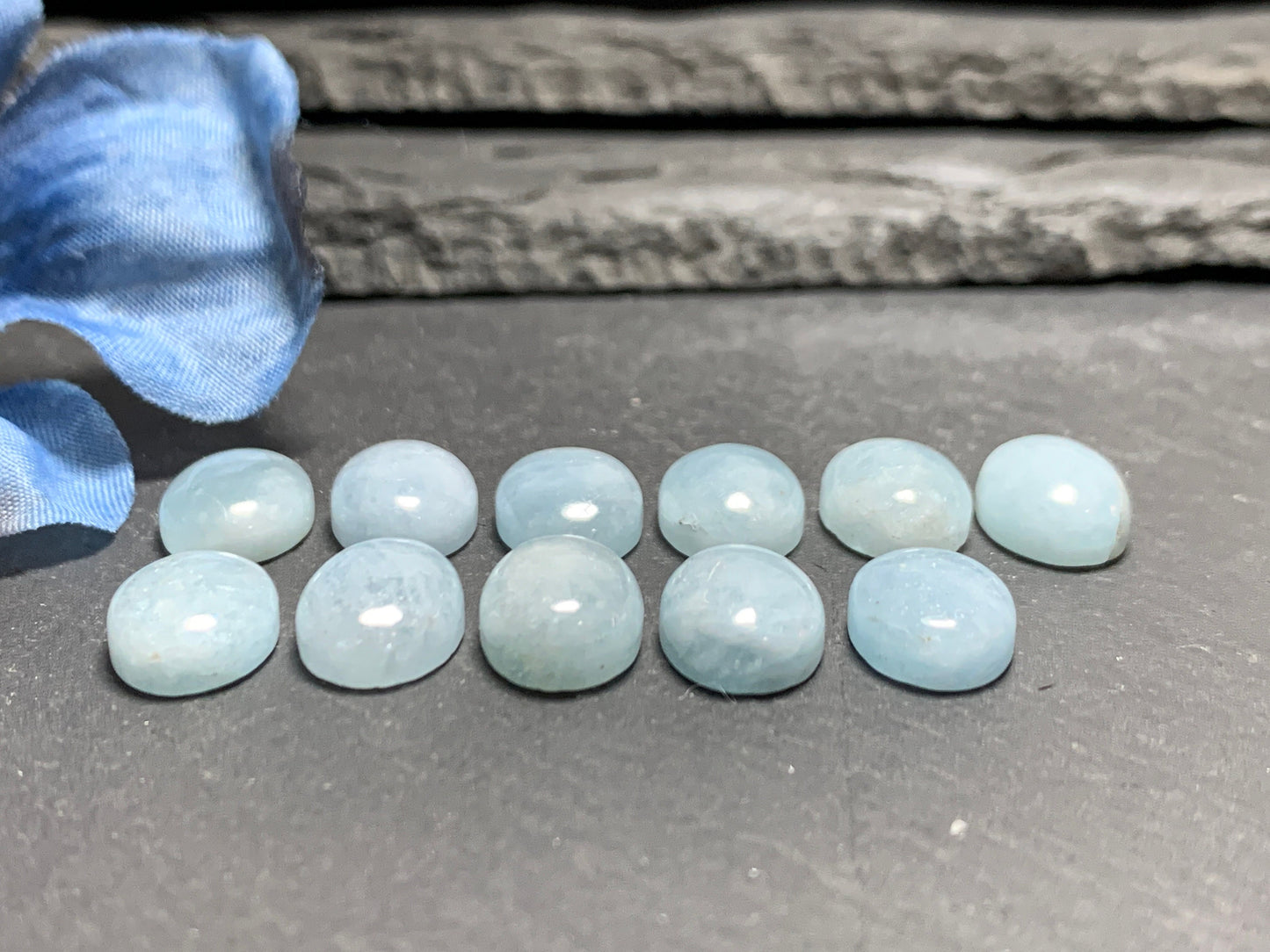 Aquamarine cabochon oval 9x12mm - Calibrated cabochons