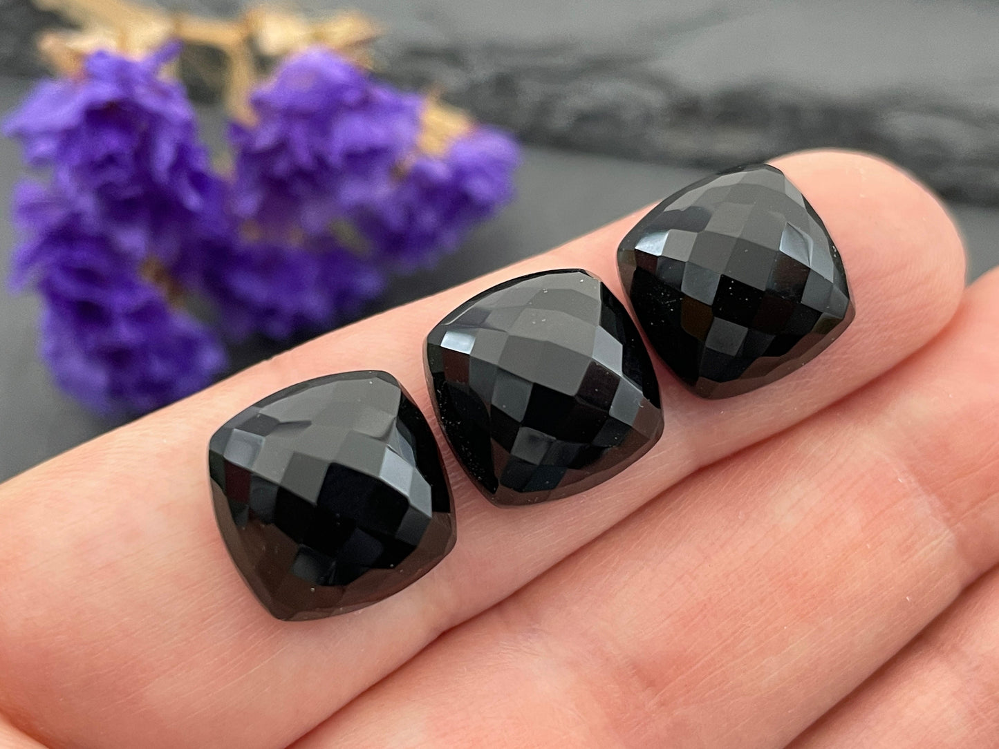 Faceted Black Agate square cushion 12mm cabochon - Calibrated cabochons