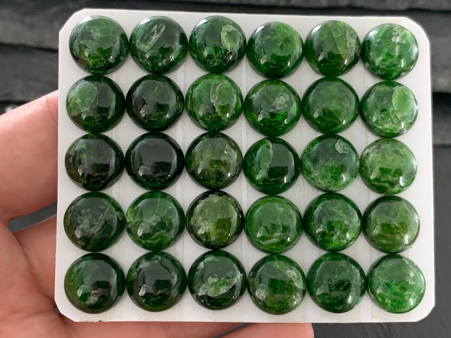 Chrome Diopside round 12mm cabochon - Calibrated cabochons
