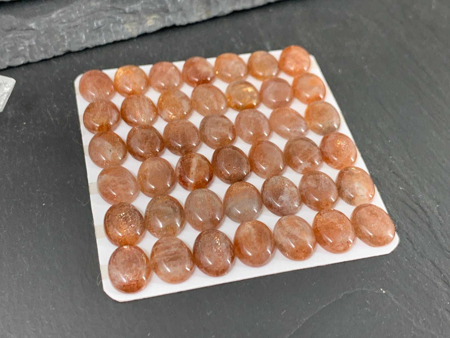 Sunstone oval 8x10mm cabochon - Calibrated cabochons