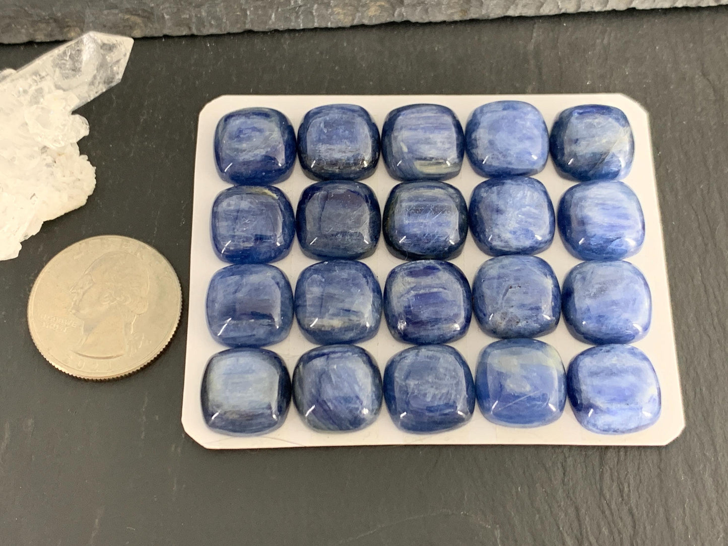 Kyanite square cushion 14mm cabochon - Calibrated cabochons