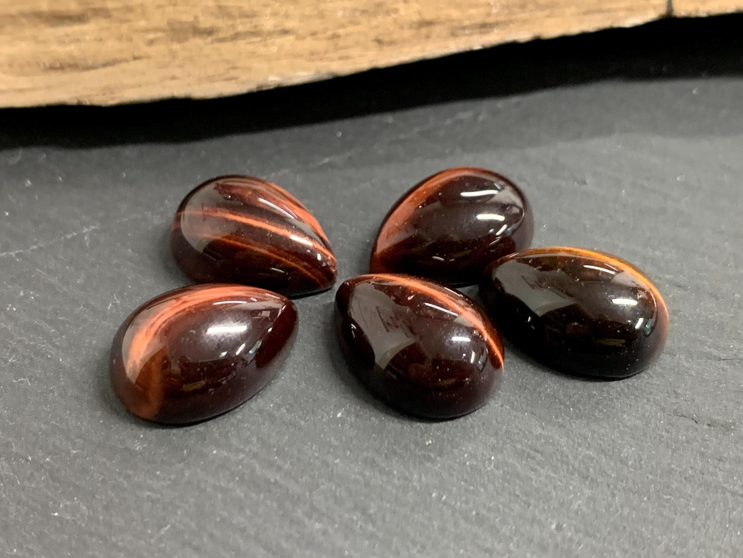 Red Tiger Eye pear 13x18mm cabochon - Calibrated cabochons