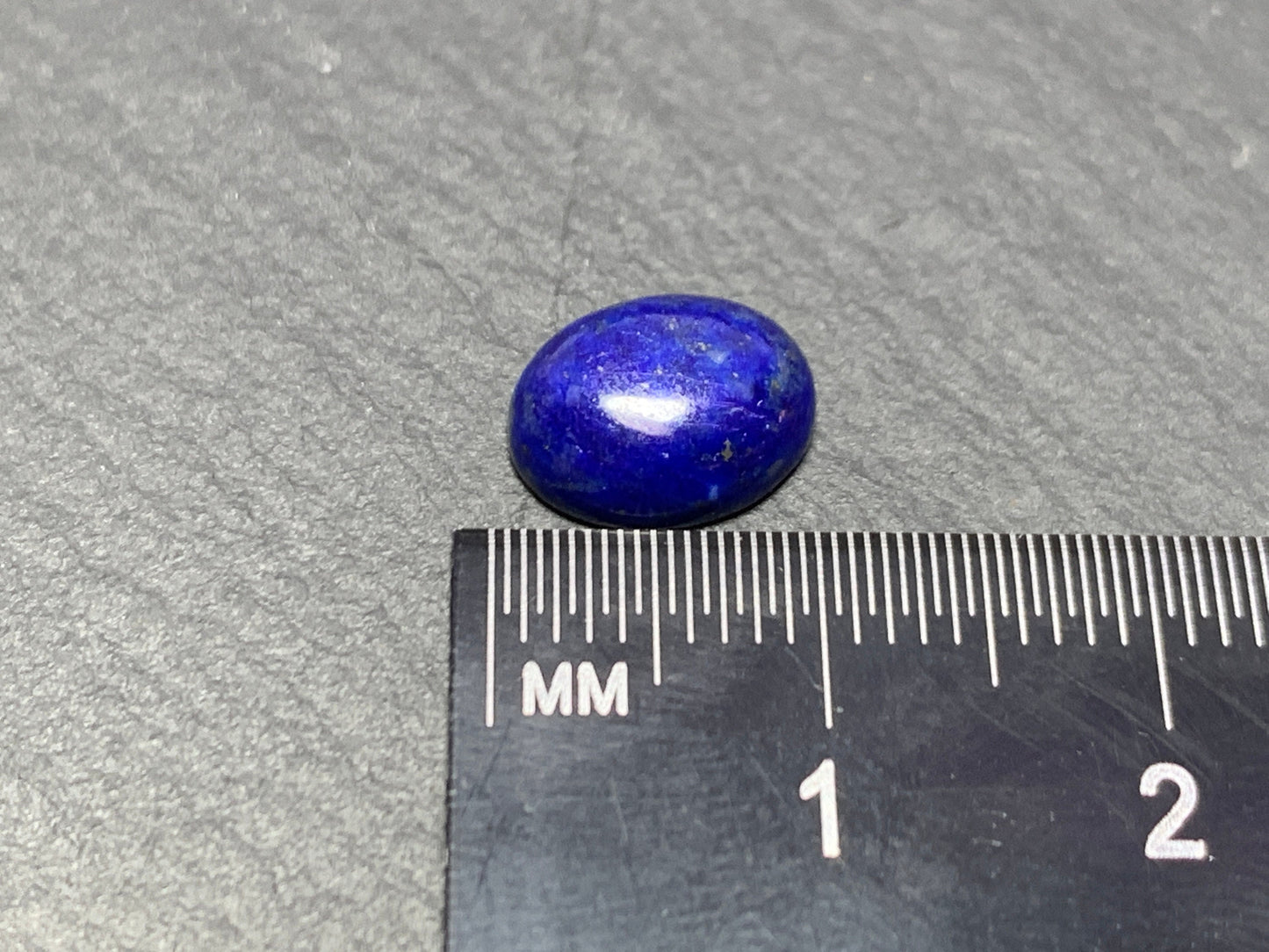 Lapis Lazuli oval 8x10mm cabochon - Calibrated cabochons