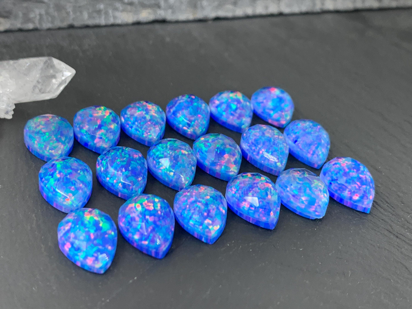 Faceted Aurora Opal pear 10x14mm - Doublet cabochons