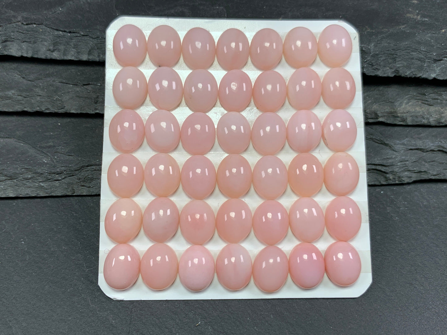 Pink Opal oval 8x10mm cabochon - Calibrated cabochons