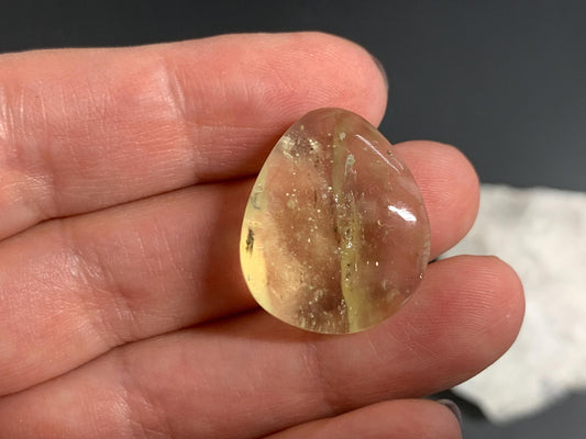 Libyan Desert Glass 23x19x10mm cabochon