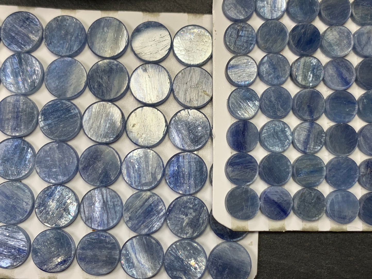 Flat Blue Kyanite round 6mm, 8mm cabochon - Calibrated cabochons