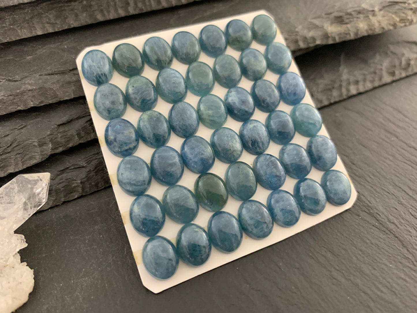 Aquamarine oval 8x10mm cabochon - - Calibrated cabochons