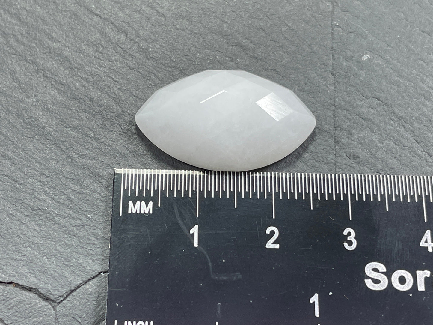Faceted White Quartzite marquise 15x25mm cabochon - Calibrated cabochons