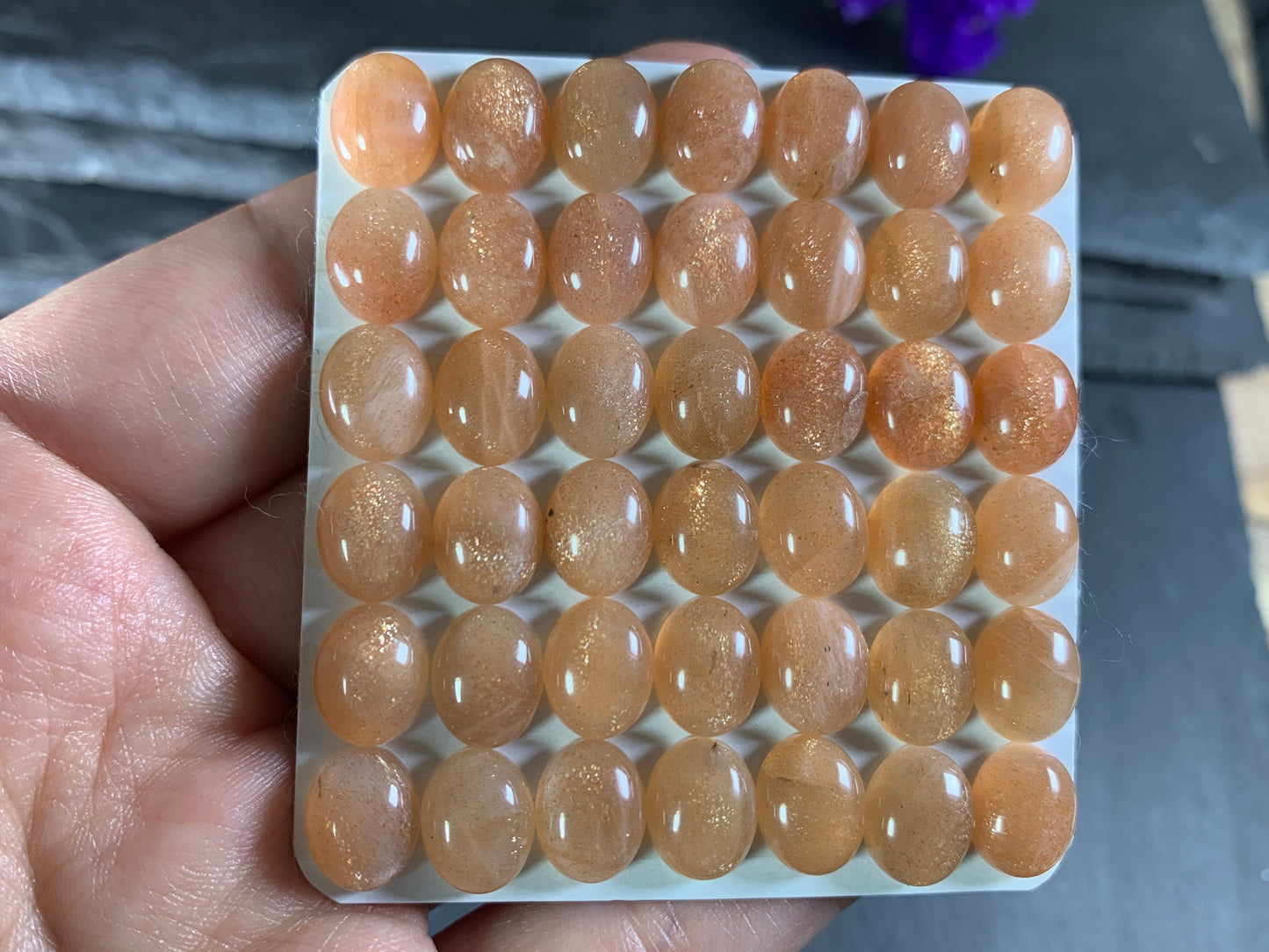 Goldsand Sunstone oval 8x10mm cabochon - Calibrated cabochons