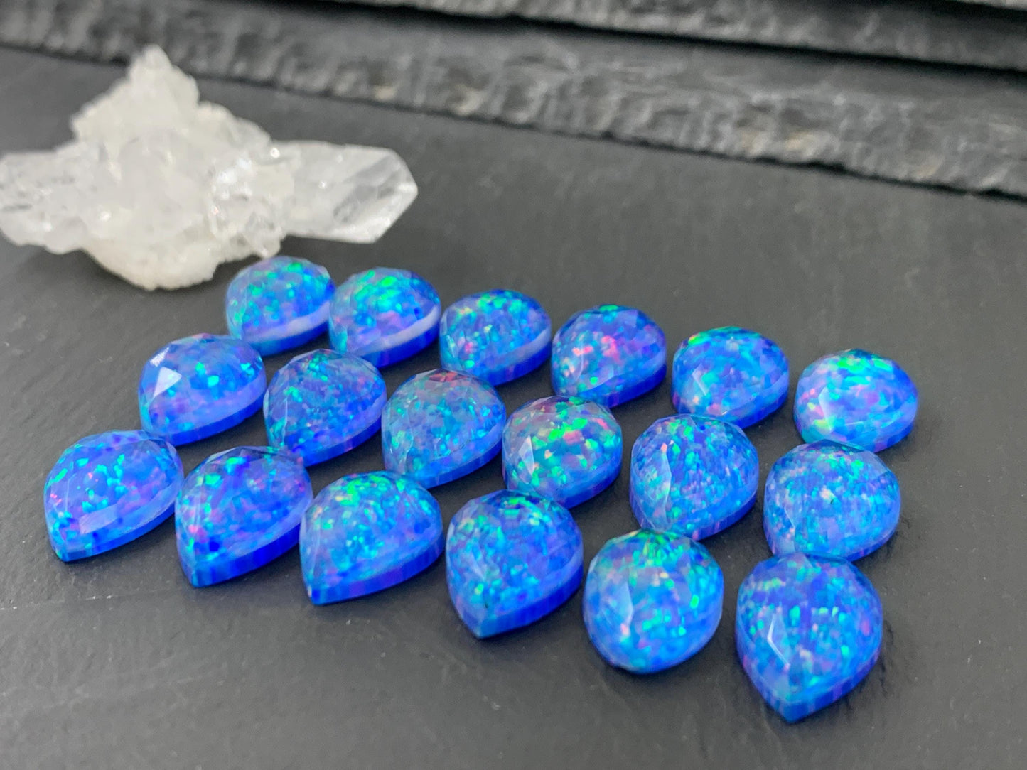 Faceted Aurora Opal pear 10x14mm - Doublet cabochons