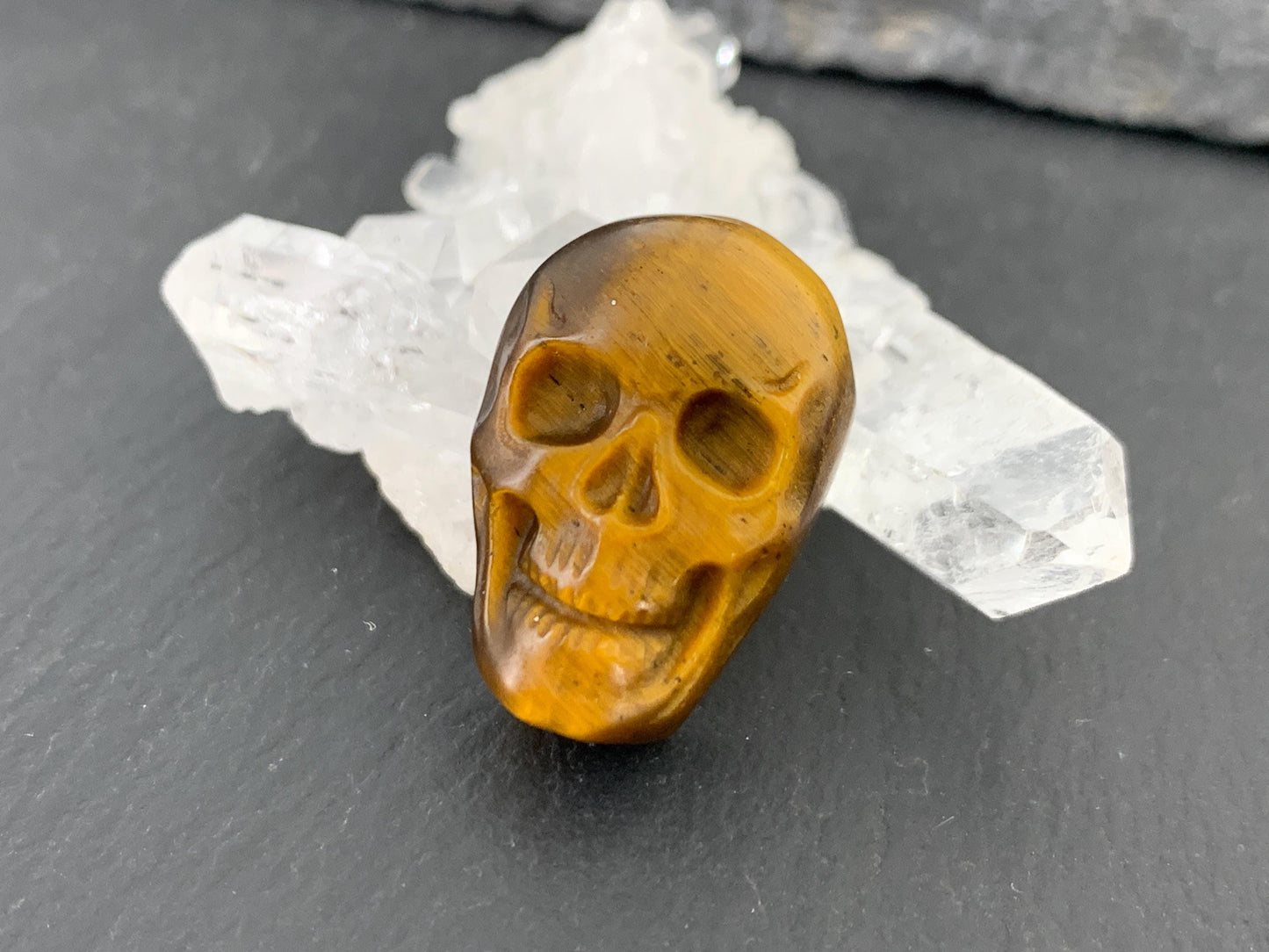 Tiger eye skull 14x21mm cabochon