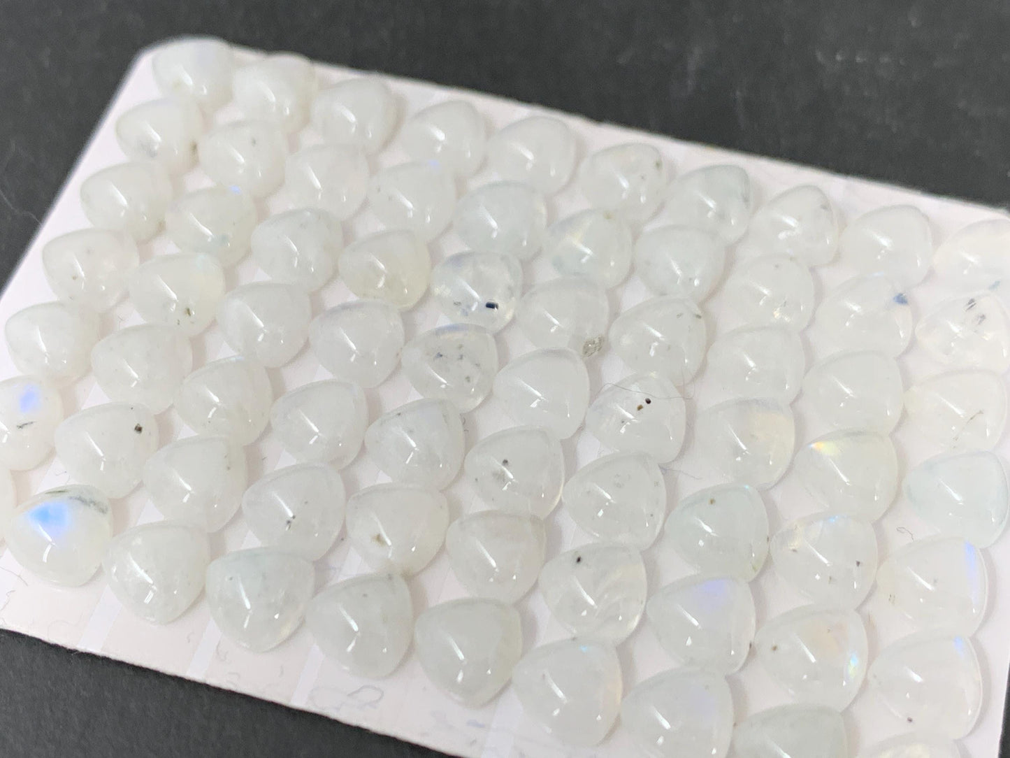 Rainbow Moonstone trillion 6mm cabochon - Calibrated Moonstone