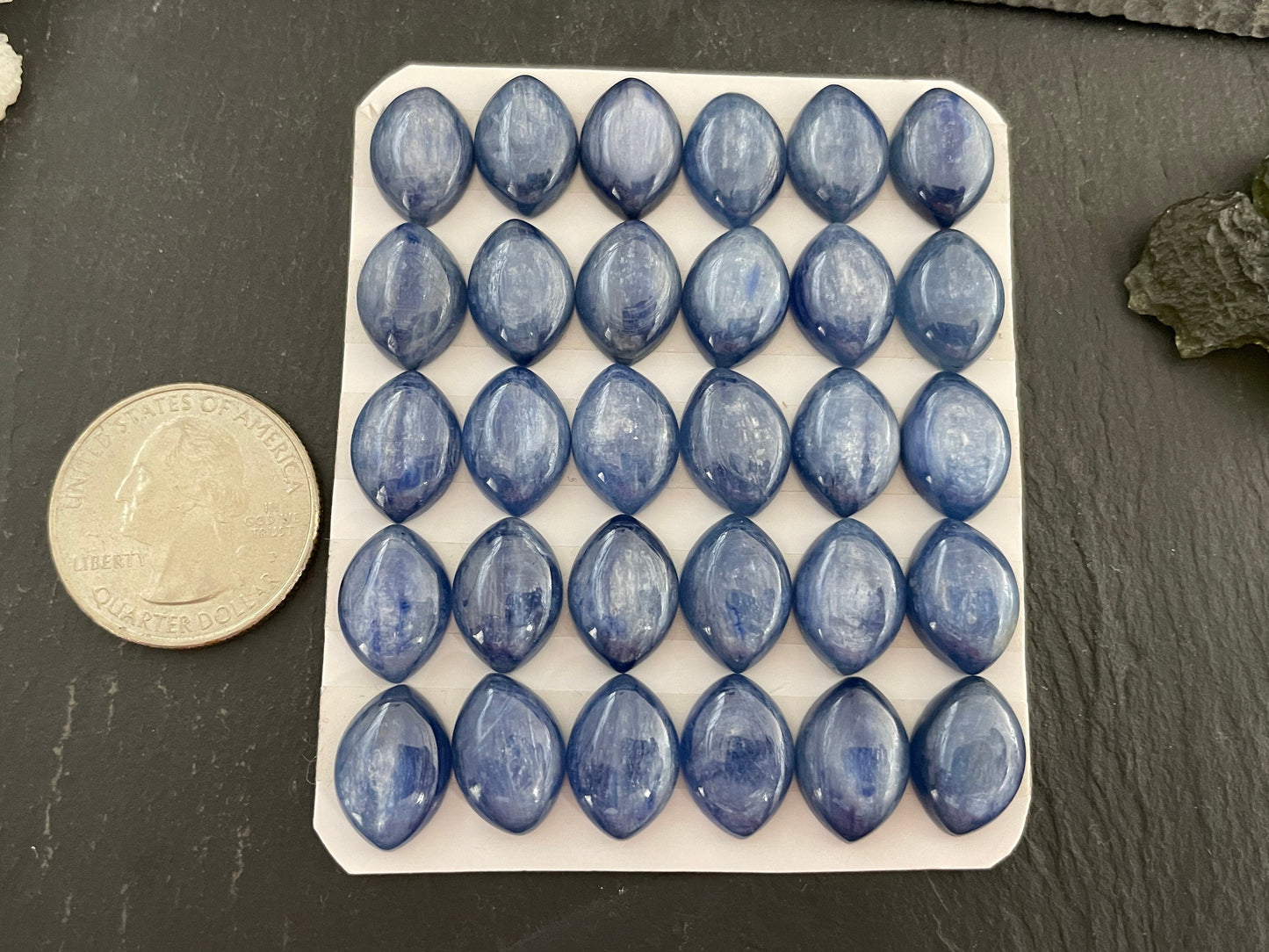 Kyanite marquise 10x14mm Cabochon - Calibrated cabochons