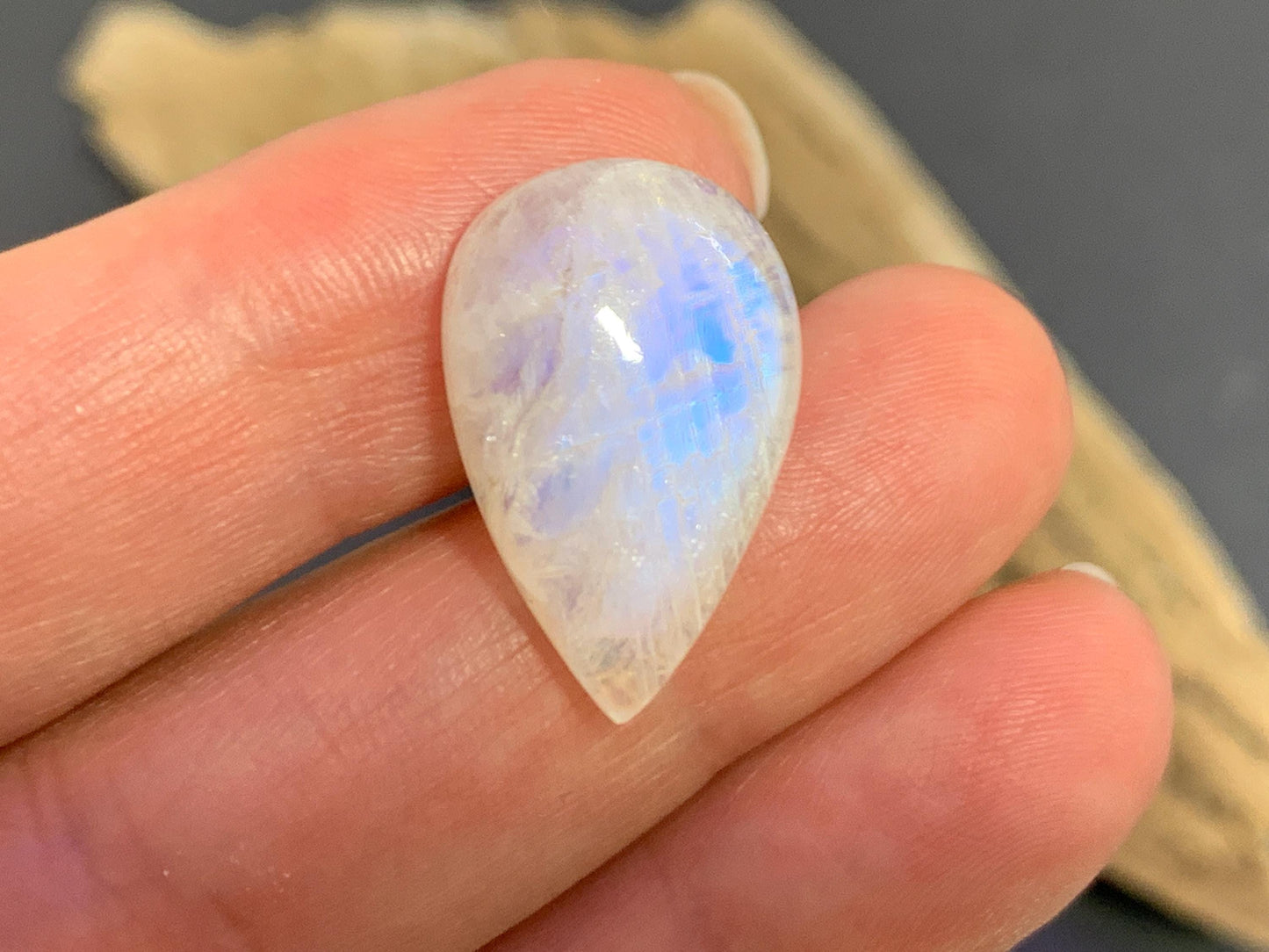Rainbow Moonstone cabochon 22x14x7mm