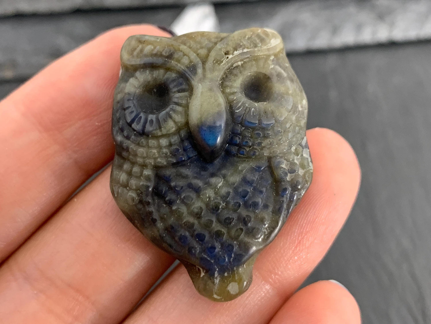 Labradorite owl 26x36mm cabochon carving