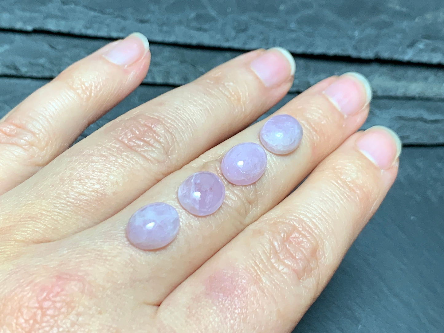 Kunzite oval 8x10mm cabochon - Calibrated cabochons