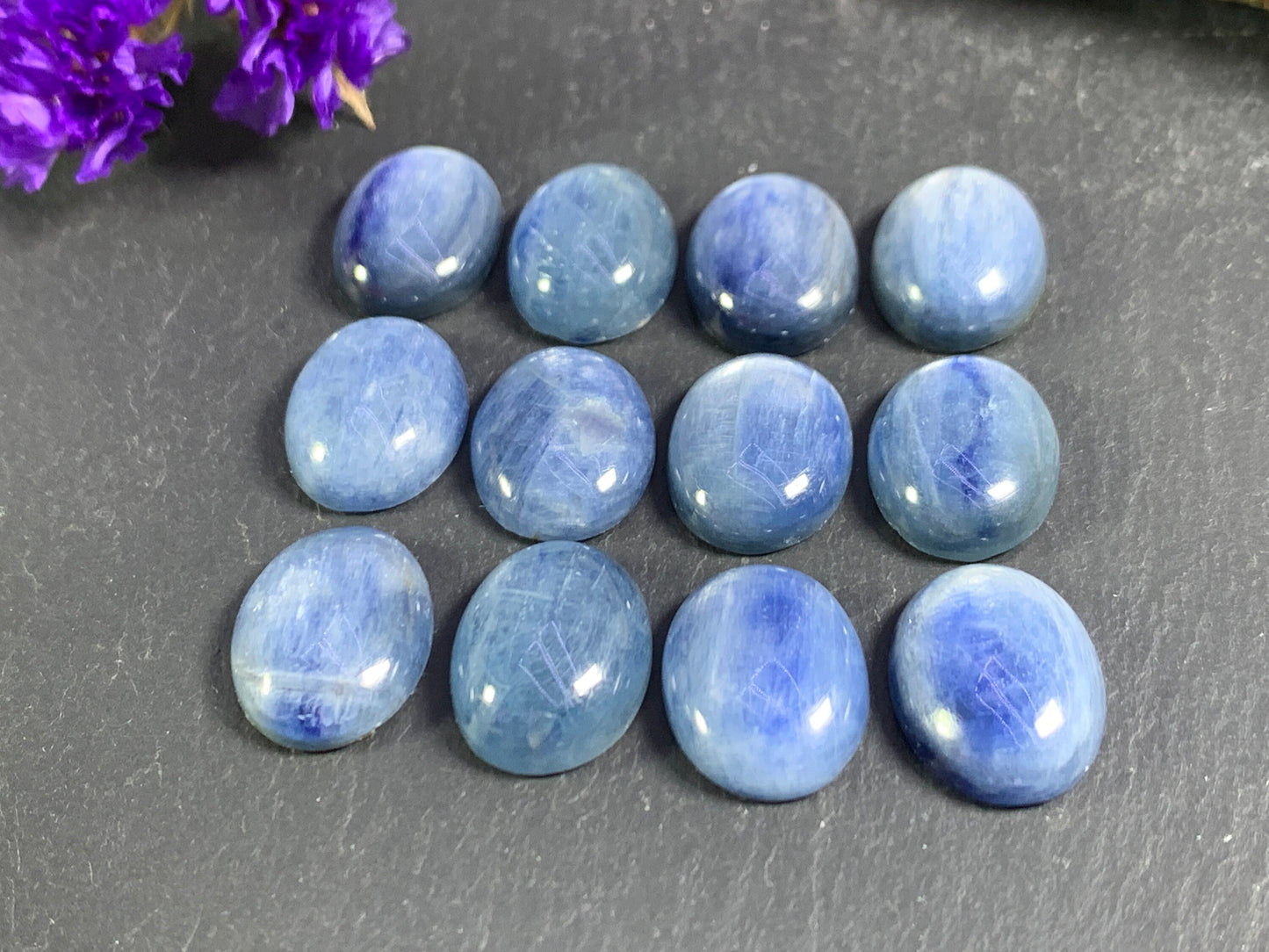 Kyanite oval 12x16mm cabochon - Calibrated cabochons