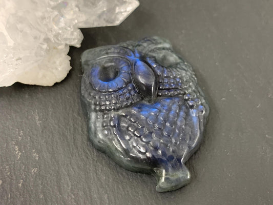 Labradorite owl 27x36mm cabochon carving