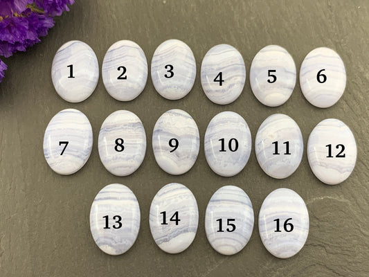 Blue Lace Agate oval 13x18mm cabochon - Calibrated cabochons