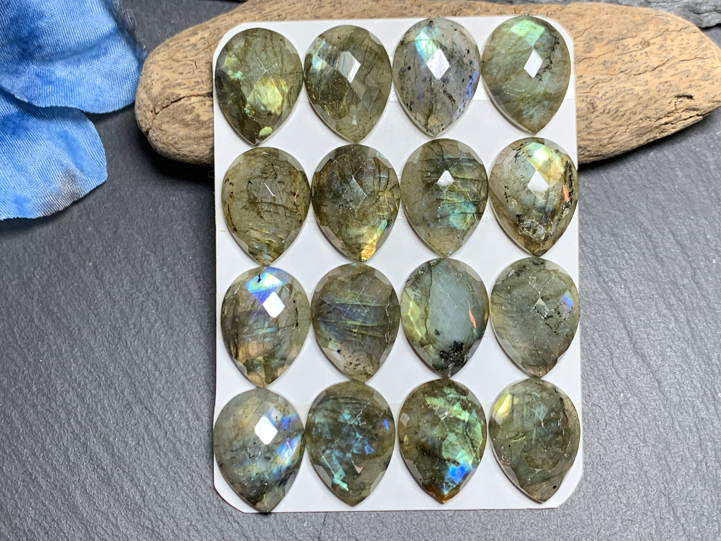 Faceted Labradorite pear 15x20mm cabochon - Calibrated Labradorite
