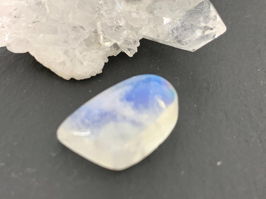 Rainbow Moonstone 18x16x7mm cabochon