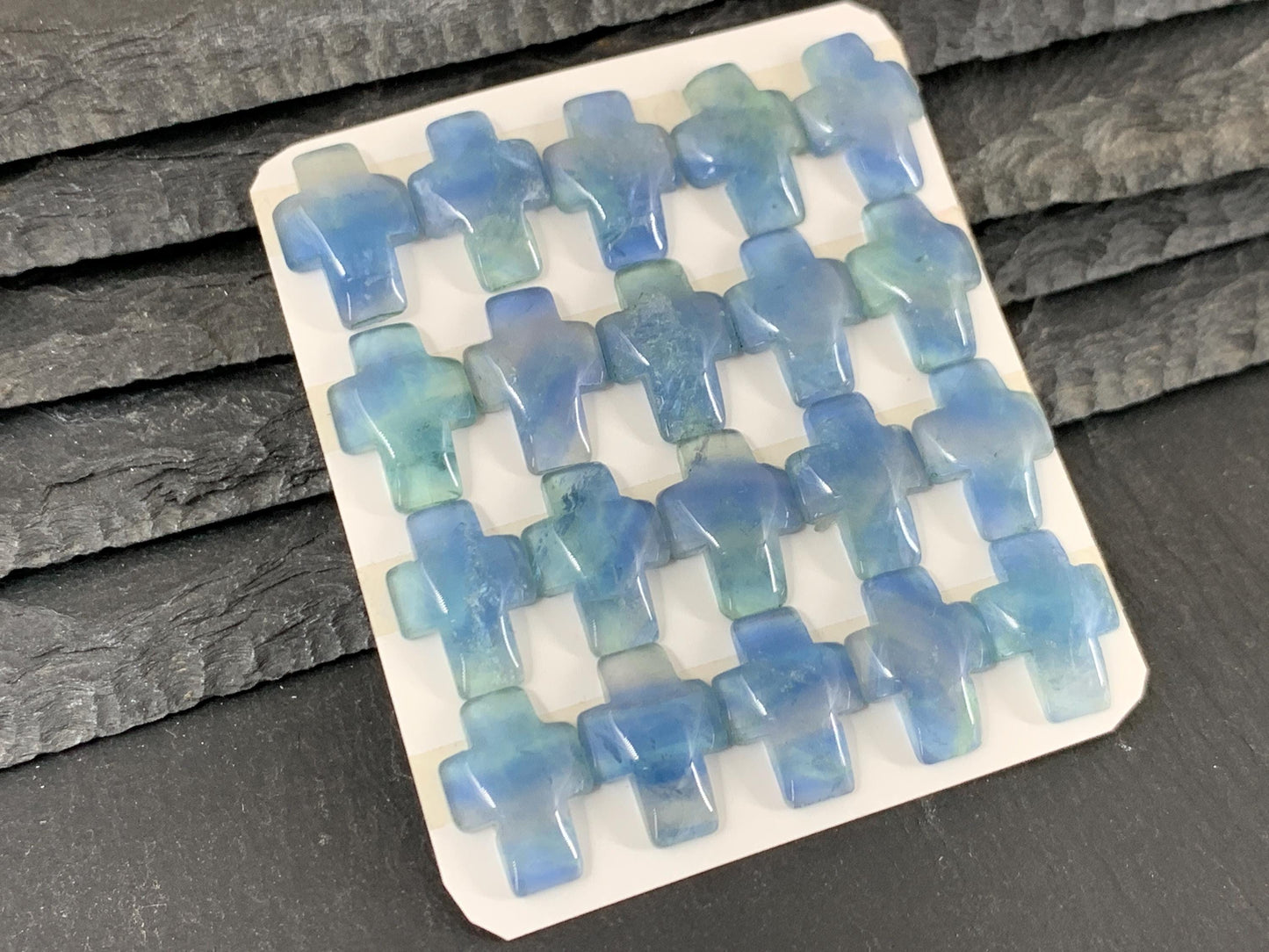 Green Fluorite cross 12x16mm cabochon - Calibrated cabochons