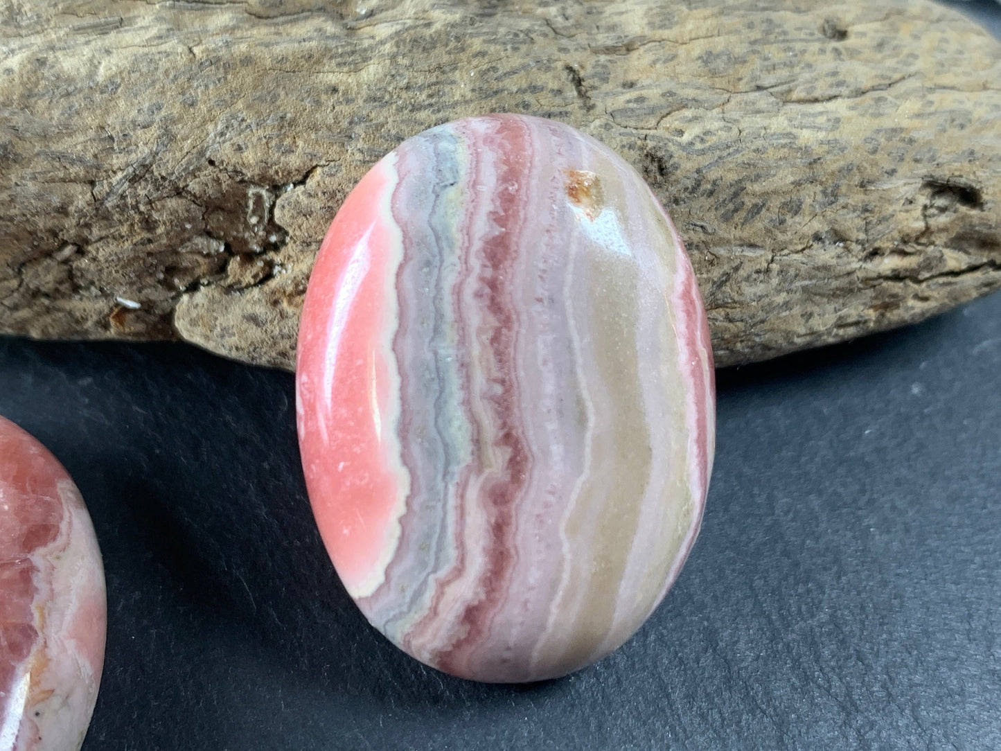 Rhodochrosite oval 22x30mm cabochon
