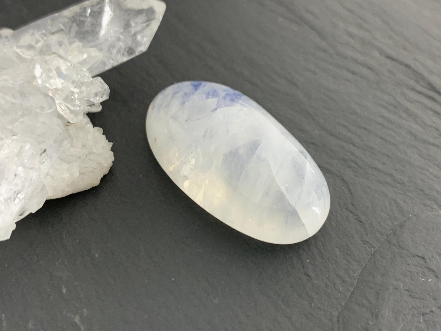 Rainbow Moonstone oval 29x18x8mm cabochon