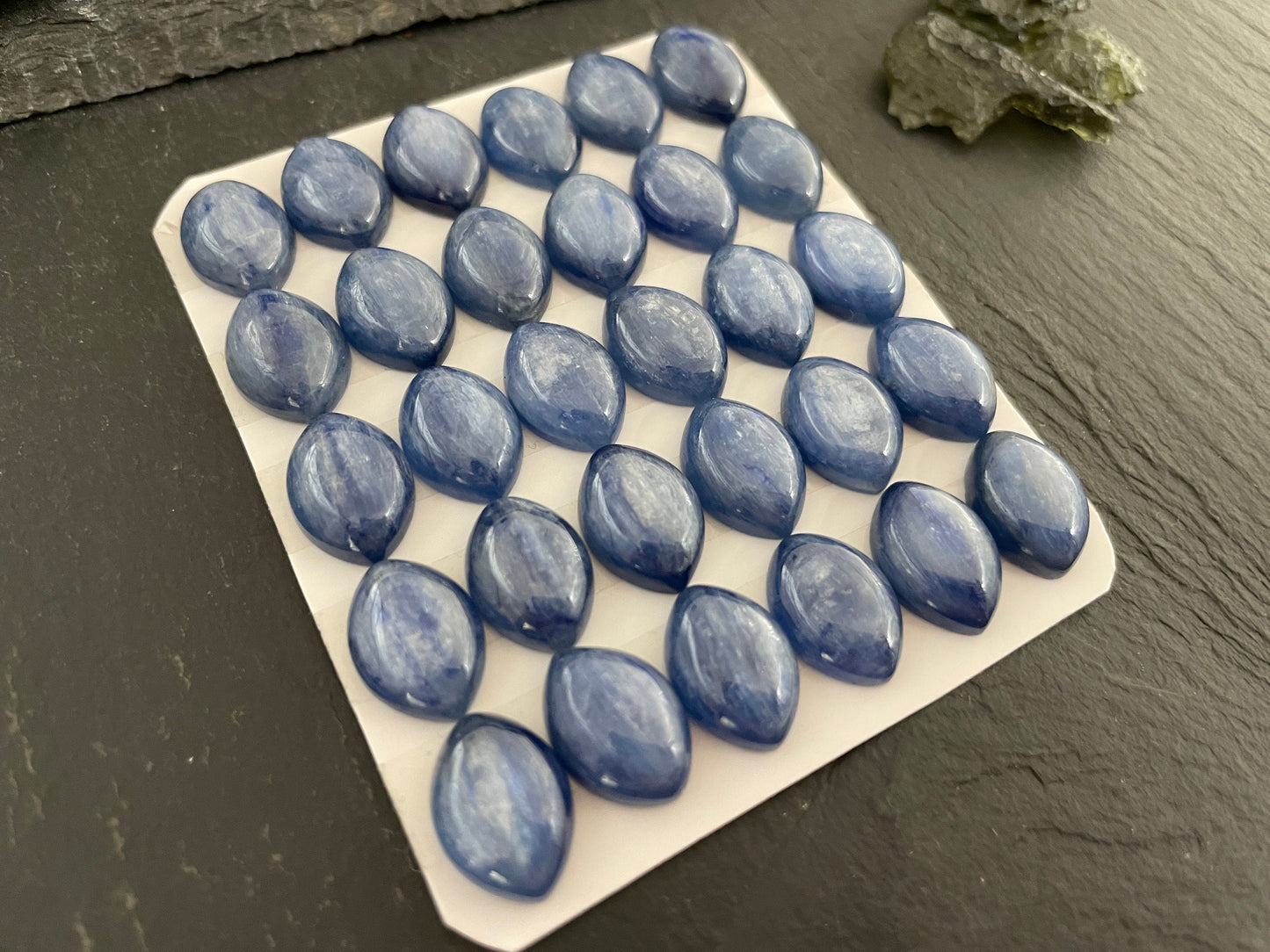 Kyanite marquise 10x14mm Cabochon - Calibrated cabochons