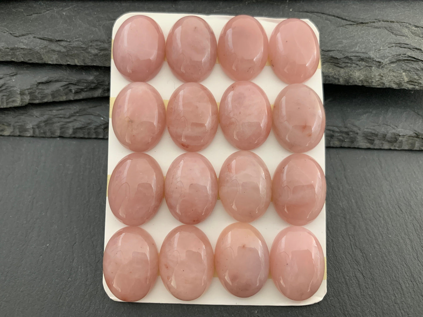 Pink Chalcedony oval 15x20mm cabochon - Calibrated cabochons