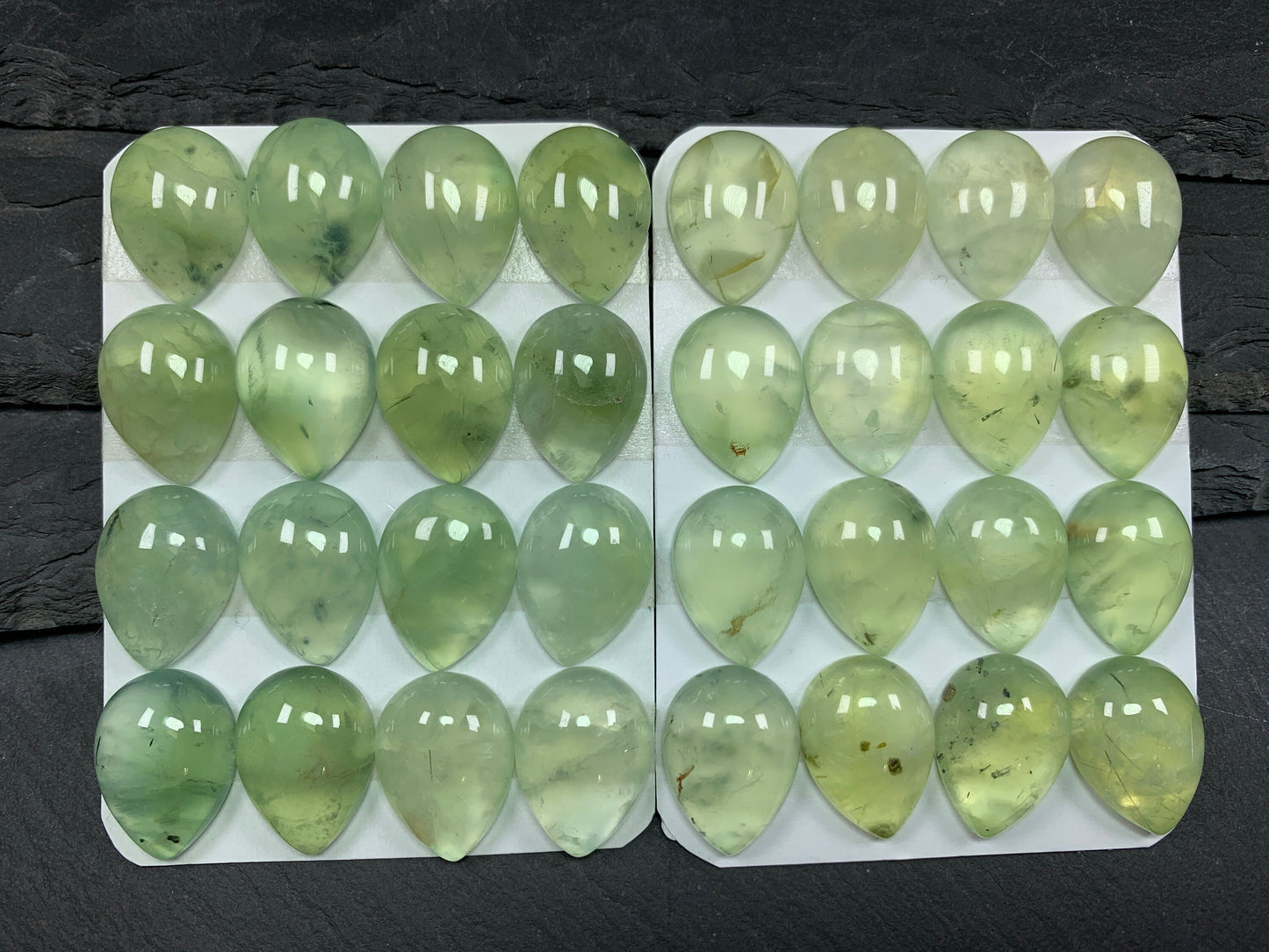 Prehnite pear 15x20mm Cabochon - Calibrated cabochons