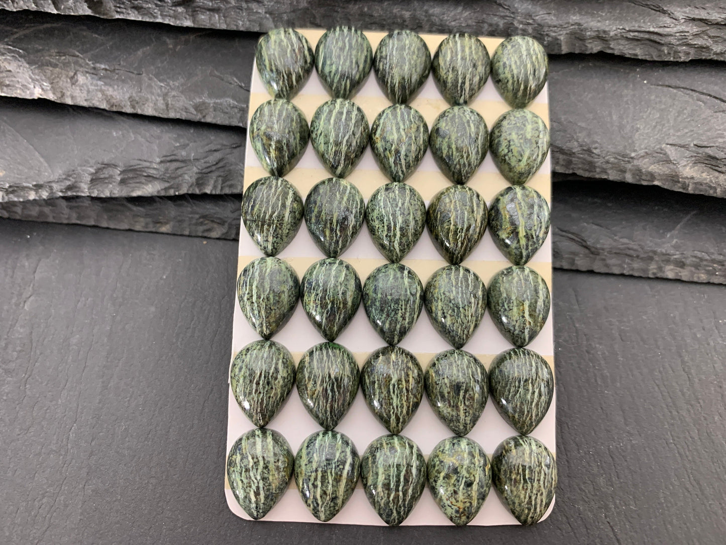 Green Zebra Jasper pear 12x16mm cabochon - Calibrated cabochons