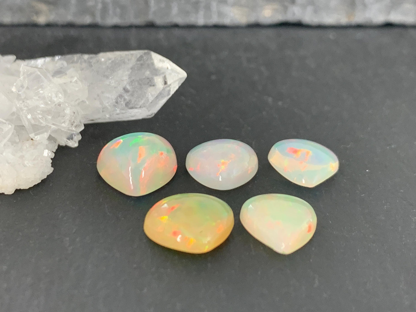 Ethiopian Opal pear 9-10mm cabochon