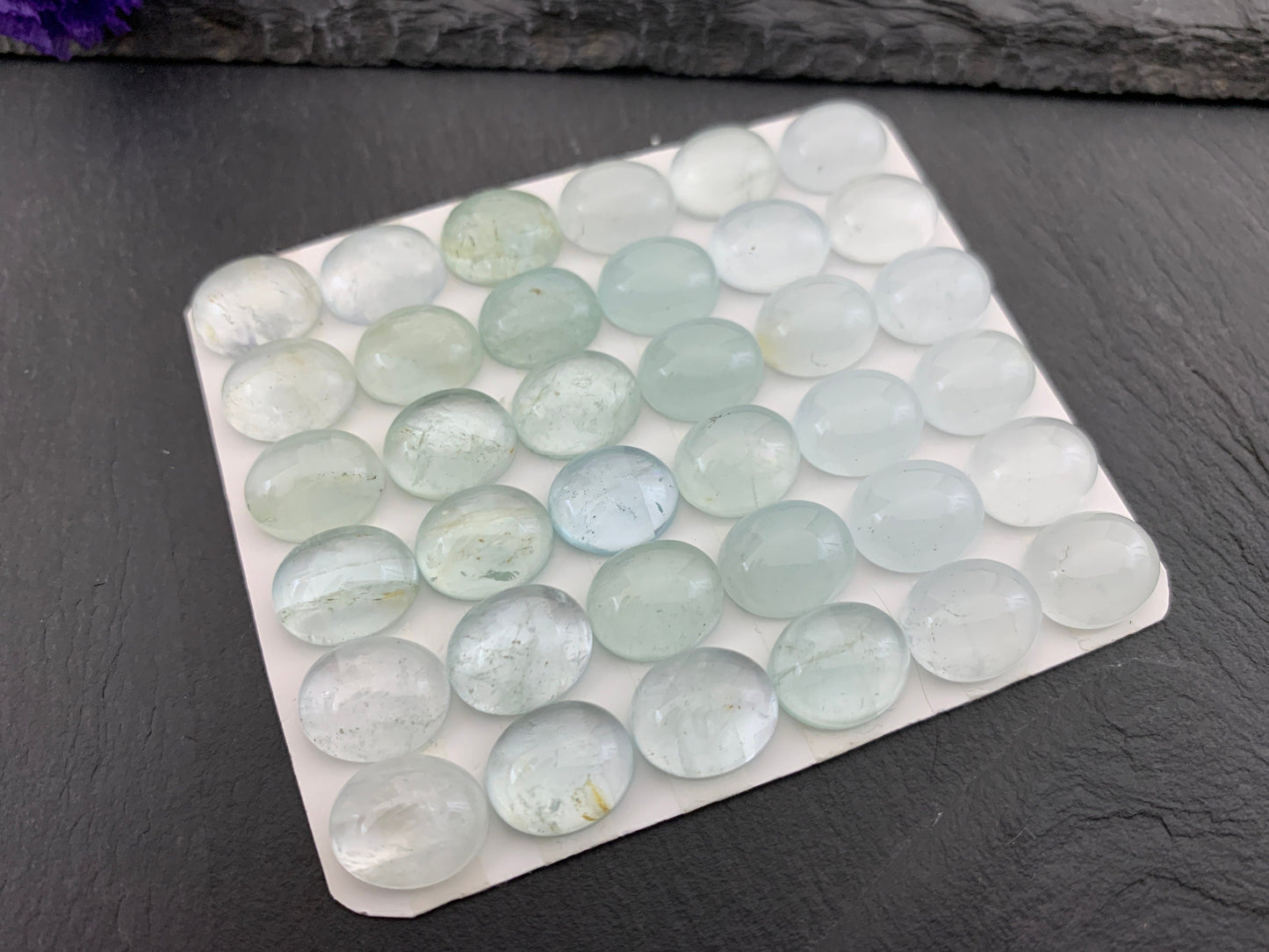 Aquamarine oval 10x12mm cabochon - Calibrated cabochons