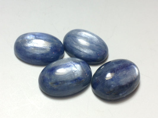 Kyanite oval 12x16mm Cabochon - Calibrated cabochons