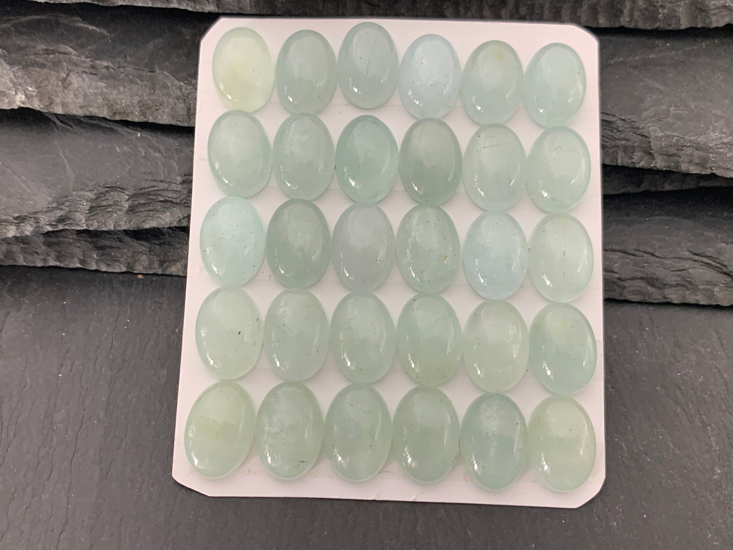 Aquamarine oval 10x14mm cabochon - Calibrated cabochons