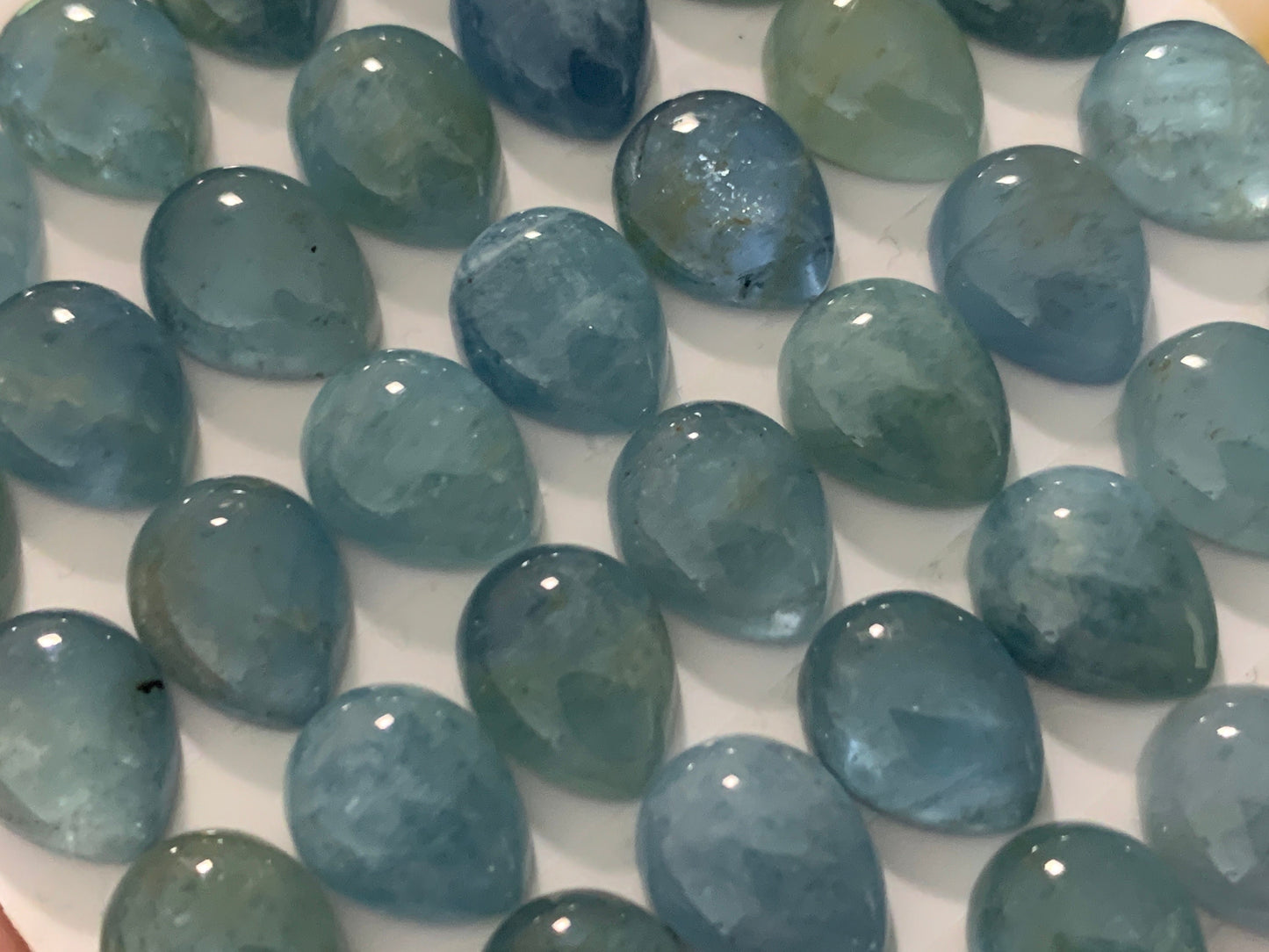 Aquamarine pear 8x10mm cabochon - Calibrated cabochons