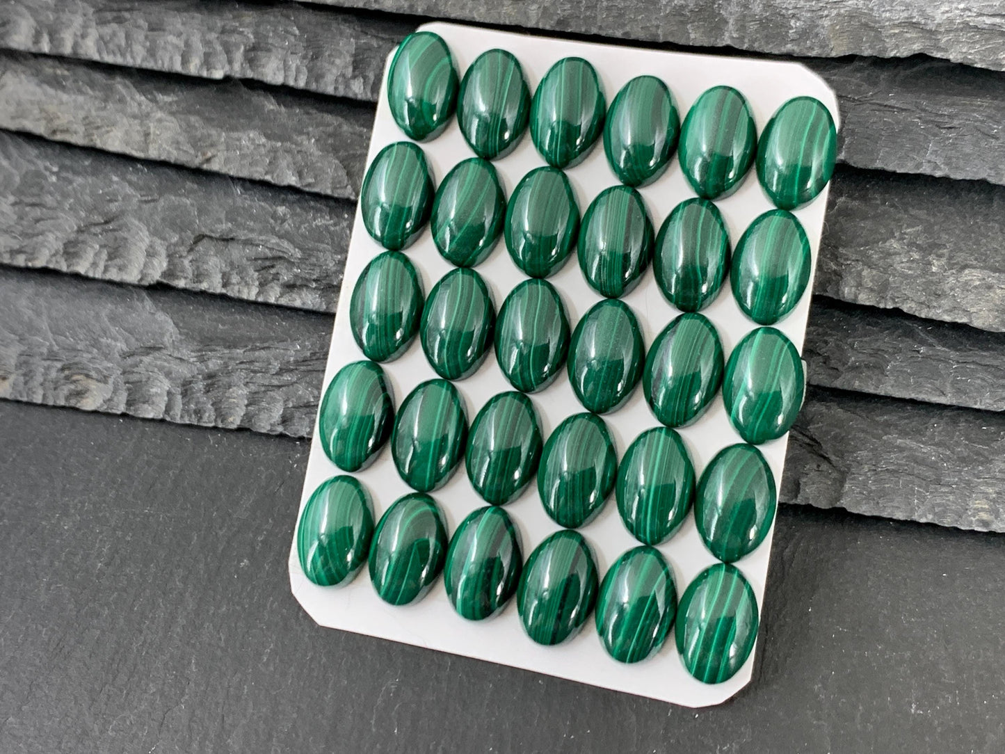 Malachite oval 8x12mm cabochon - Calibrated cabochons
