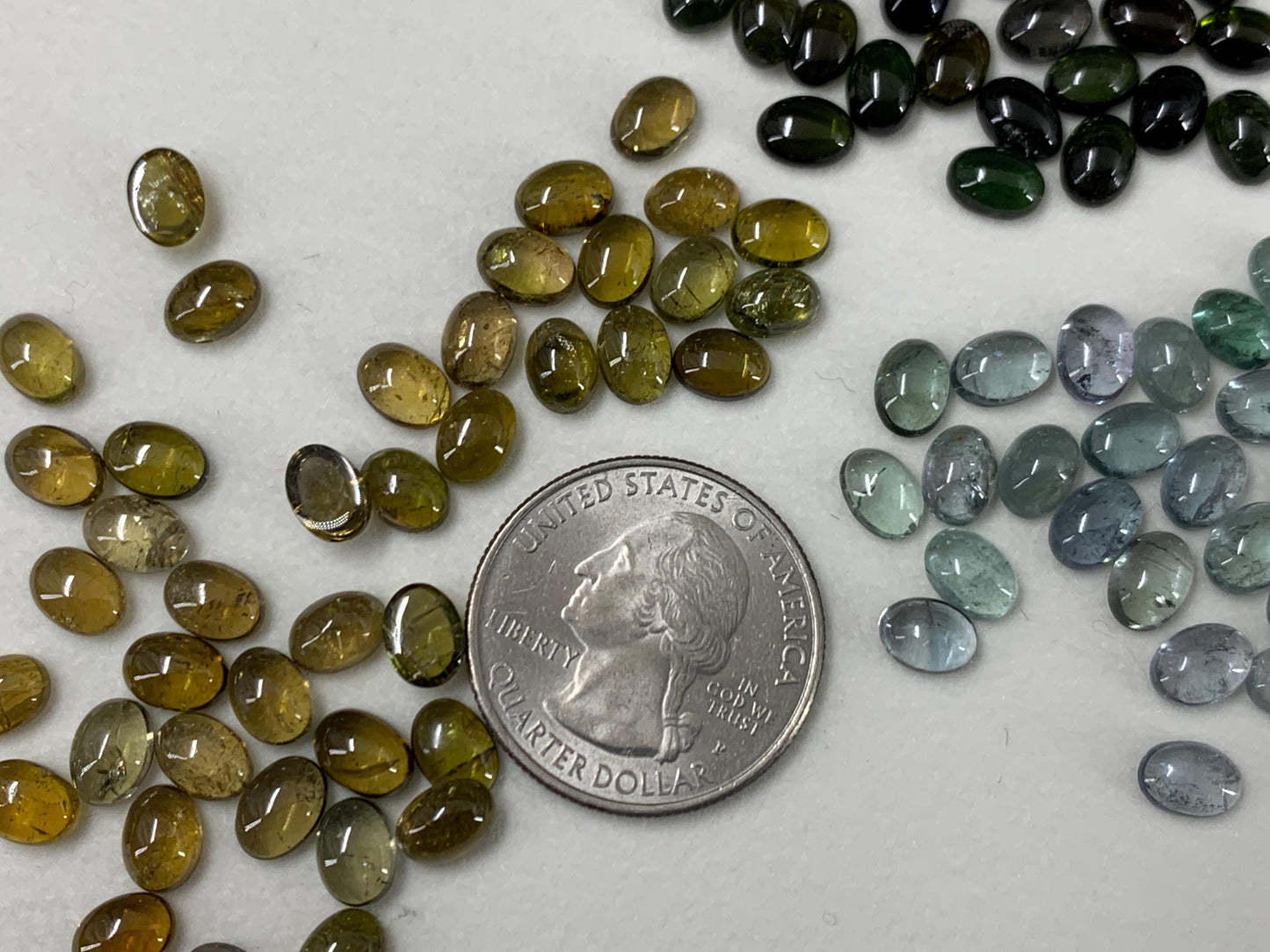 Green Tourmaline oval 5x7mm cabochon - Calibrated cabochons