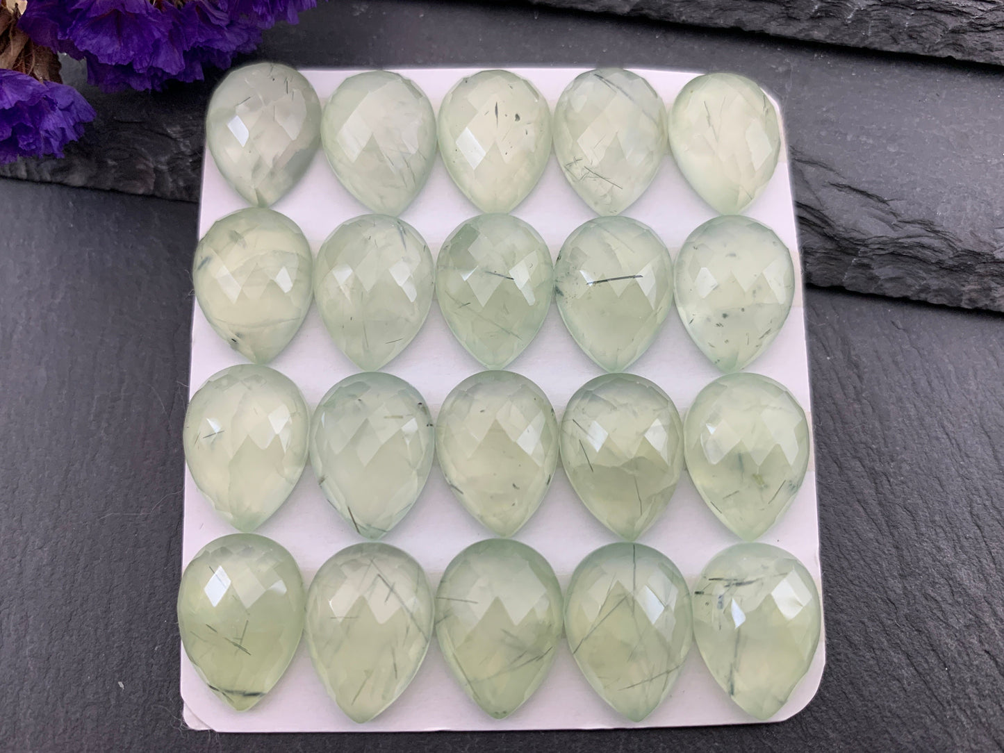 Faceted Prehnite pear 12x16mm cabochon - Calibrated cabochons