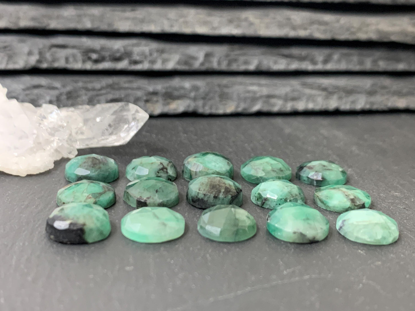 Faceted Emerald round 10mm cabochon