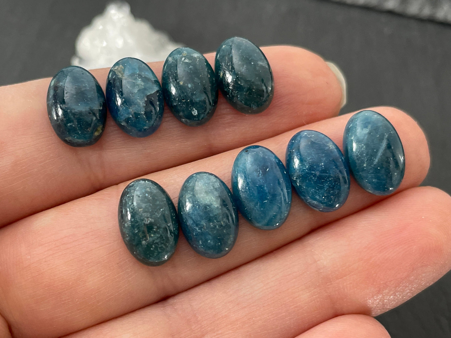 Blue Apatite oval 8x12mm cabochon - Calibrated cabochons