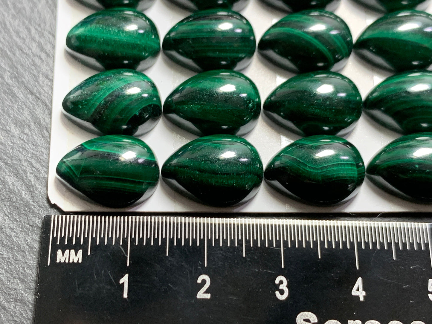 Malachite pear 10x14mm cabochon - Calibrated cabochons