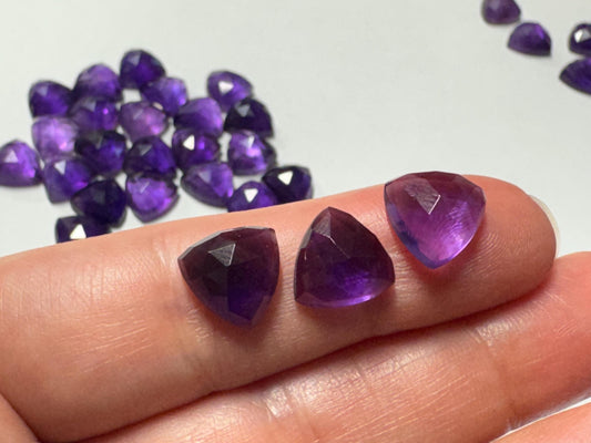 Faceted Amethyst Trillion 10mm Cabochon